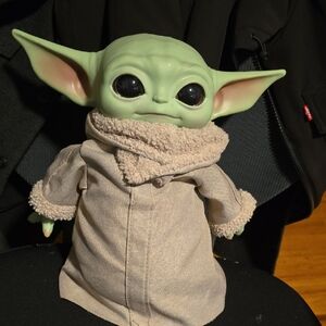 Star Wars Green Alien Plush with Beige Robe